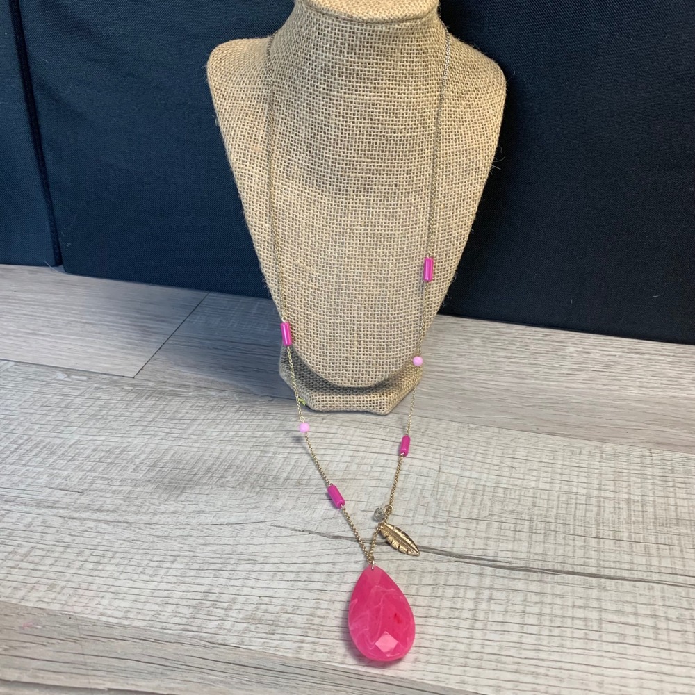 Gold Tone Long Pink Teardrop Pendant Necklace with Feather Charm 32 Inch